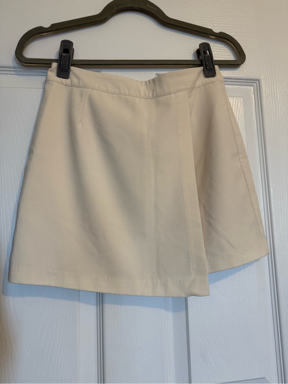 Forever 21 Cream Mini Skirt with Exposed Gold Zipper